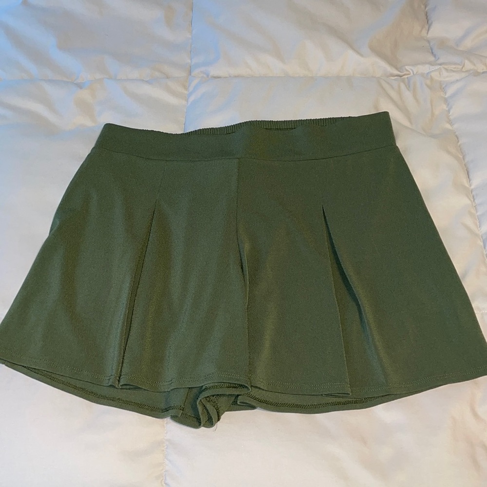Express flowy shorts